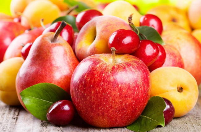 Какие фрукты лучше покупать летом?