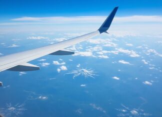 Как покупать авиабилеты выгодно: проверенные приёмы и неожиданные ходы