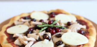 Праздничная пицца с индейкой и клюквенным джемом: как удивить гостей и поднять настроение за столом