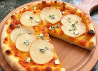 Пицца с грушей и голубым сыром: сладкий и солёный дуэт для гурманов