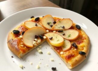 Пицца с грушей и горгонзолой: десерт для гурманов