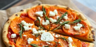Пицца с тыквой, розмарином и фетой: осенний рецепт