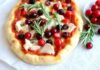 Пицца с индейкой, брусникой и розмарином: необычное сочетание