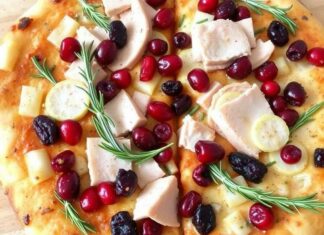 Праздничная пицца с индейкой, клюквой и розмарином: рецепт, который согревает гостей