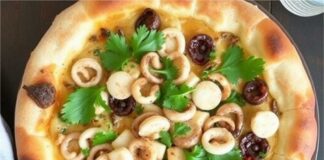 Пицца с кальмарами и петрушкой: средиземноморский ужин