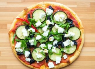 Пицца с кабачками и фетой: летний рецепт, который собирает компанию за столом
